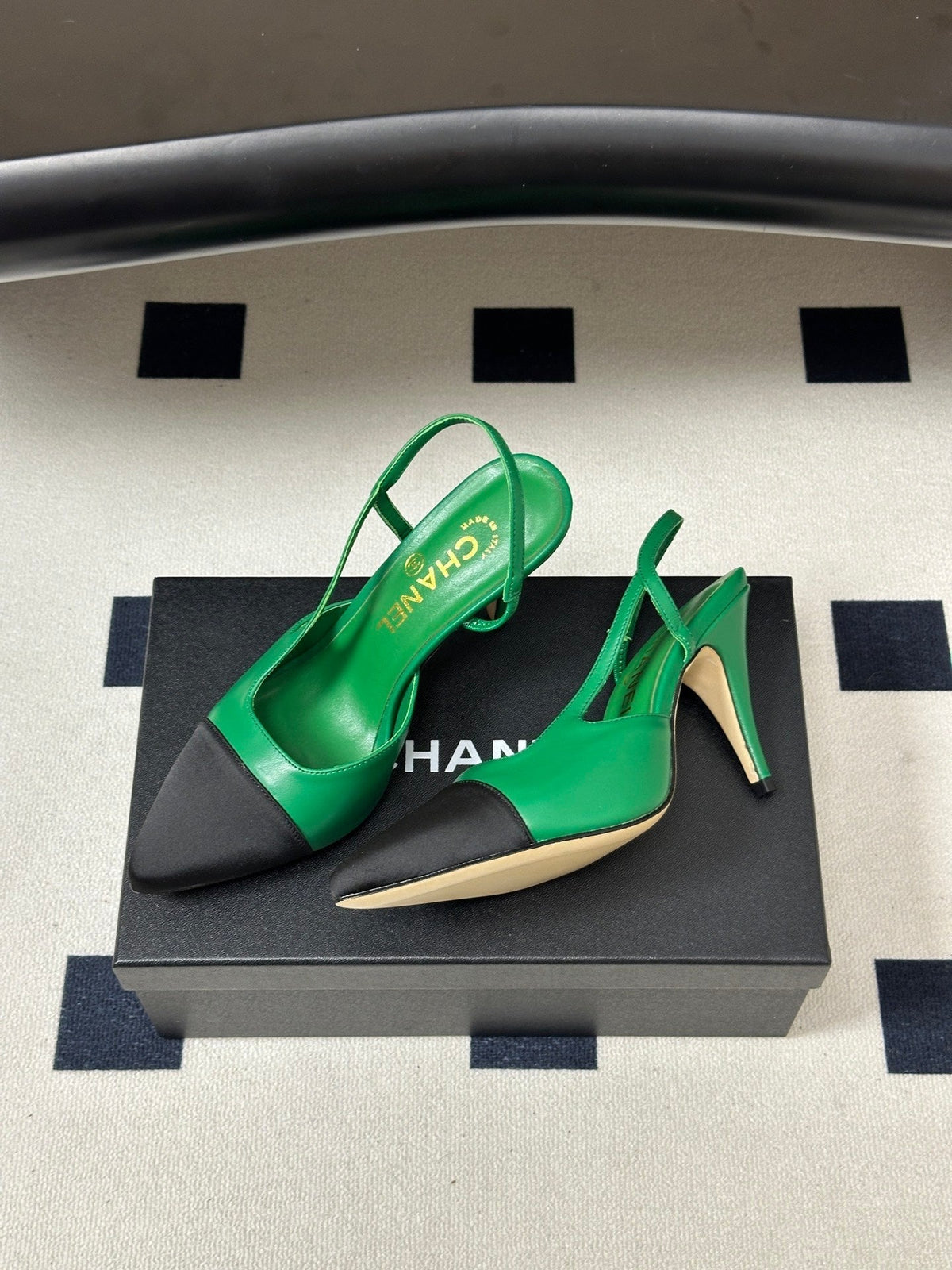 Chanel 26s Pointed Toe High Heel Slingbacks 8.5 Cm Green Lambskin Black Fabric
