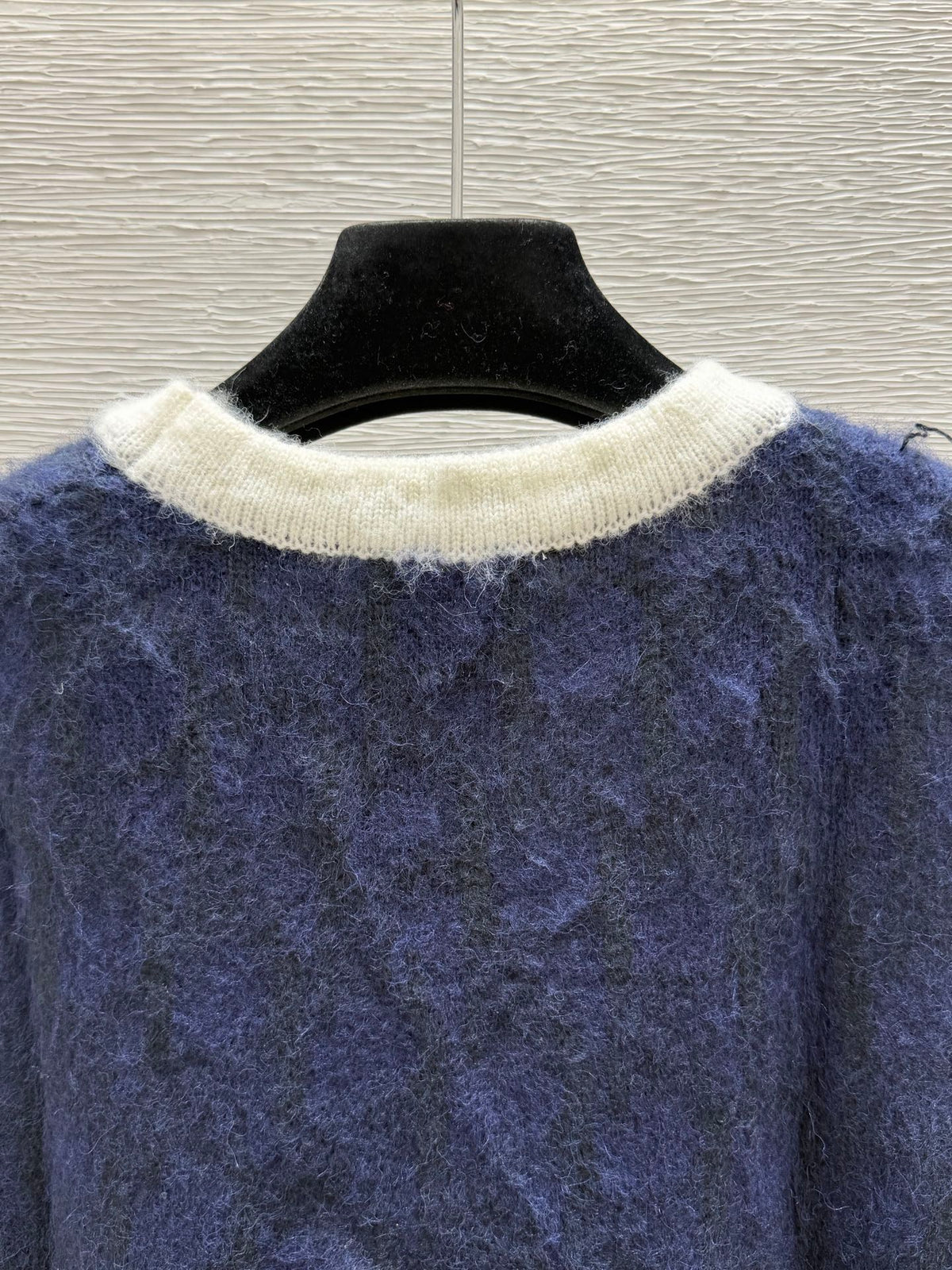 CD 26FW V-Neck Signature Band Knit Cardigan Navy Cream Wool 313306
