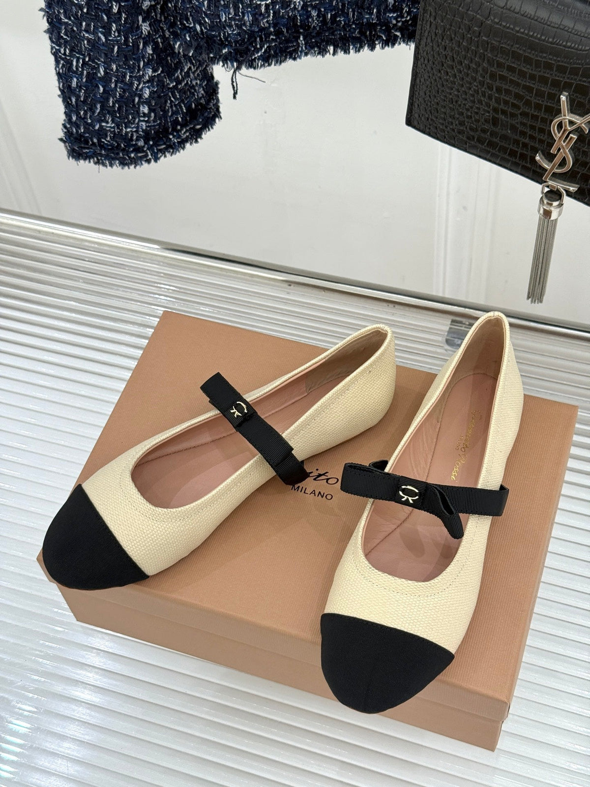 GR 26s Mary Jane Flats Black Cream White Fabric 164783