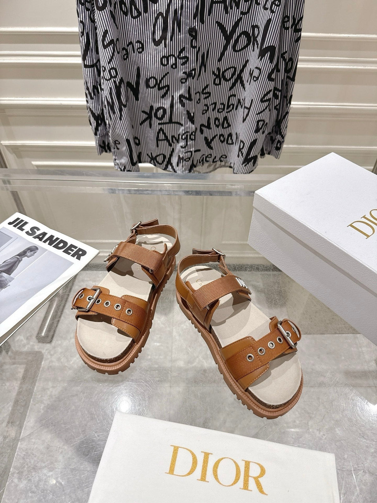 CD 26s Buckle Sandals Brown Canvas 385921