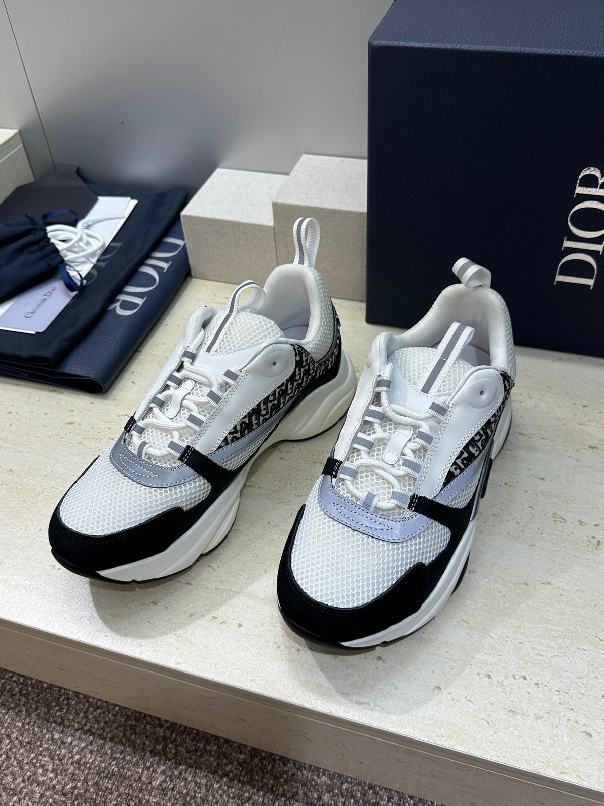 CD 26s Men B22 Sneakers Black White Oblique Jacquard Canvas 481952