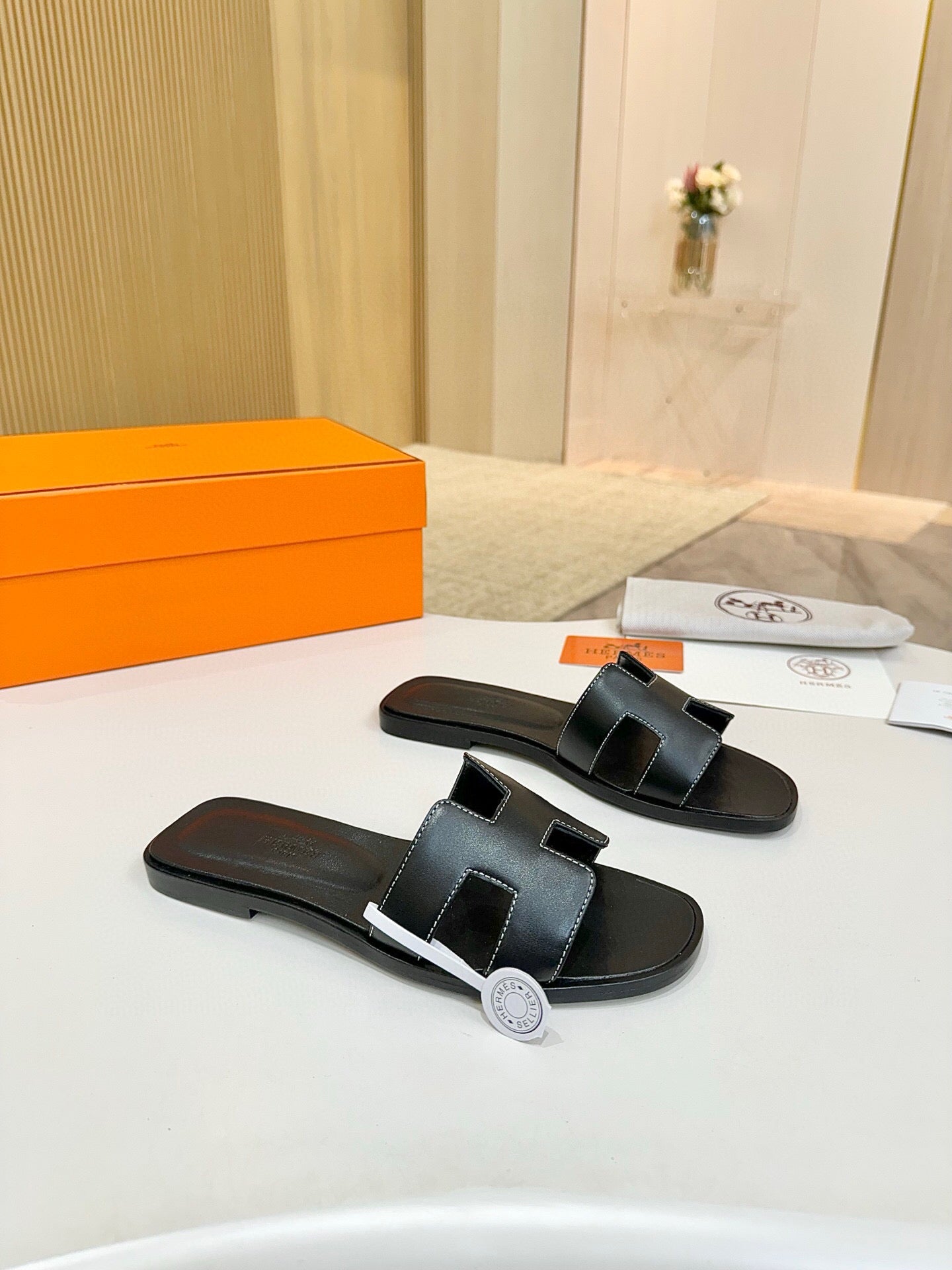 HM Oran Sandal Embroidery Black Calfskin