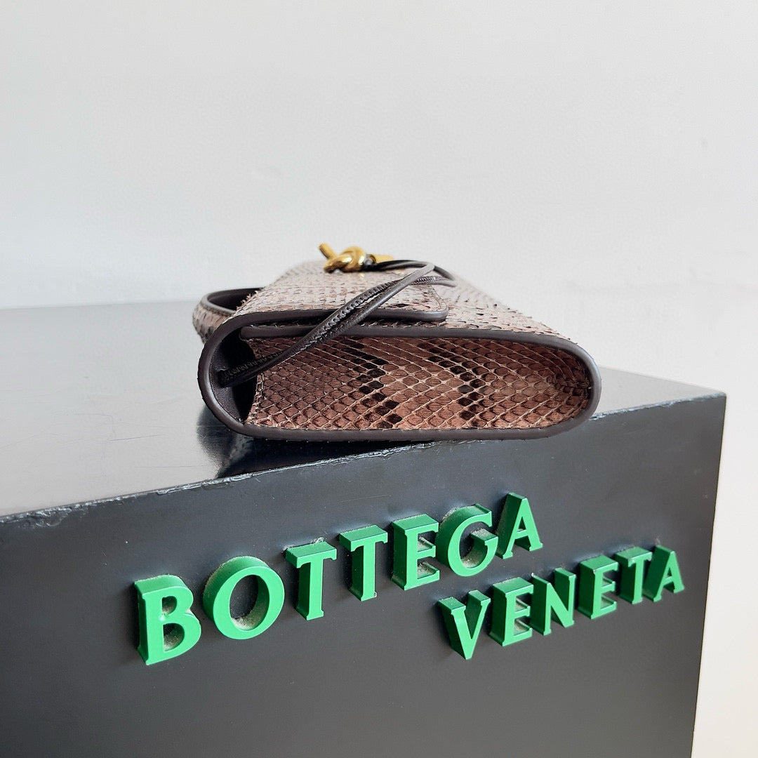 BV Long Clutch Andiamo With Handle 31cm Python Lambskin