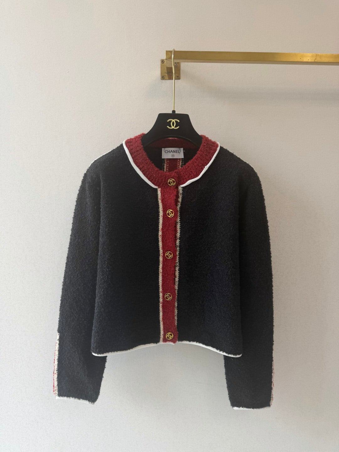 Chanel 2026 Gold Button Contrast Trim Bouclé Cardigan Jacket Tweed 438315