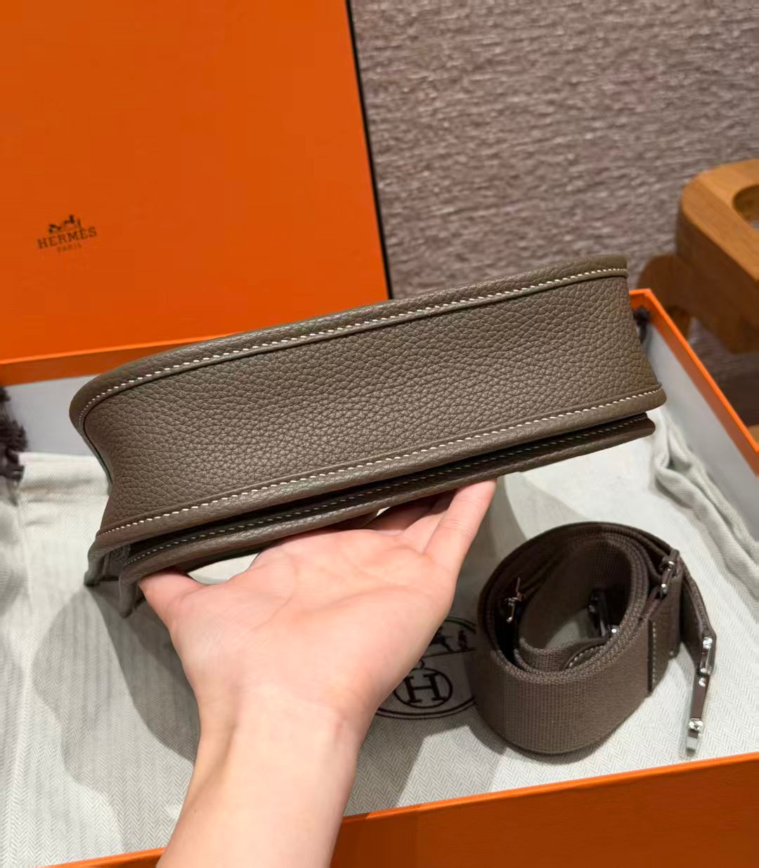 HM Evelyne 23cm Etoupe Togo SHW