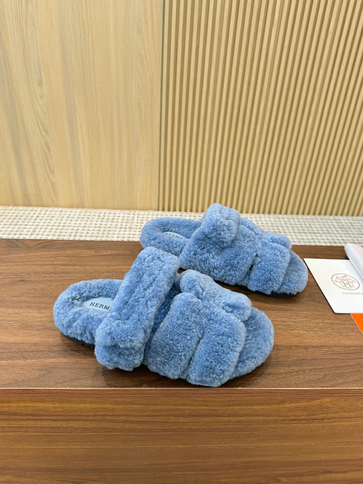 HM 26s Chypre Sandals Bleu Shearling 175173