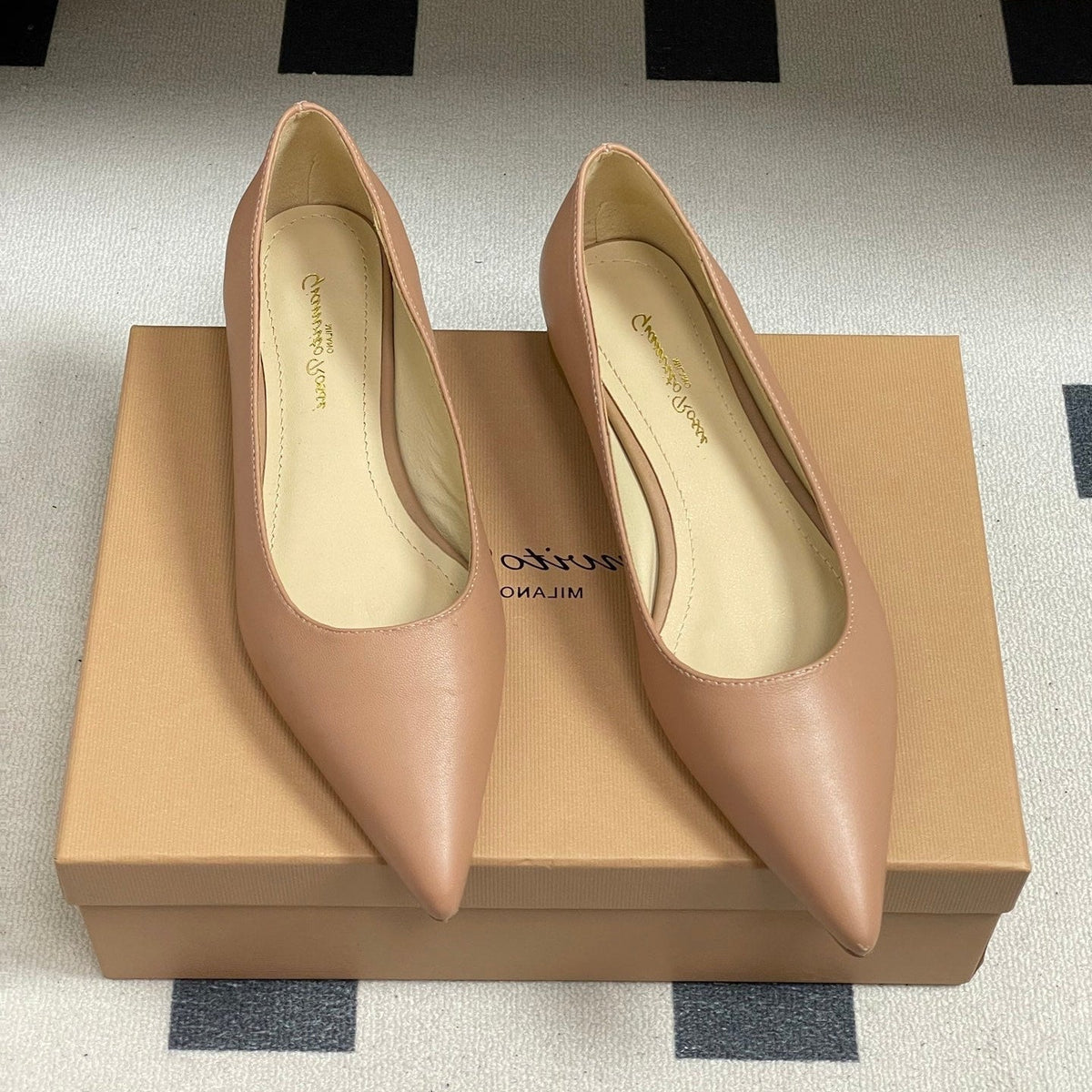 GR 26s Flats Nude Calfskin 164795