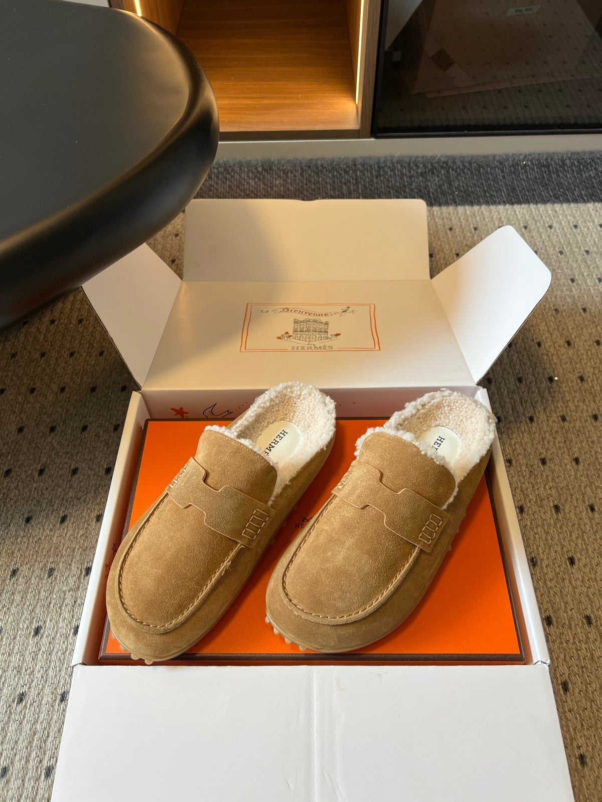 HM 26S Destin Mules Camel Brown Suede