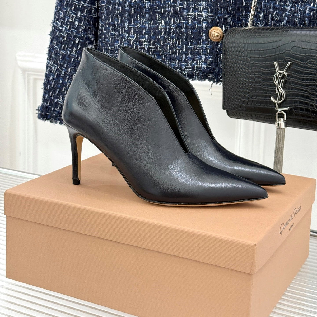 GR 26s Vania Pumps 9cm Black Crinkled Leather 175084