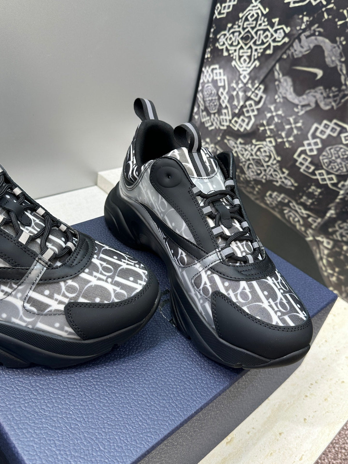 CD 26s Men B22 Sneakers Black Oblique Jacquard Canvas 185492