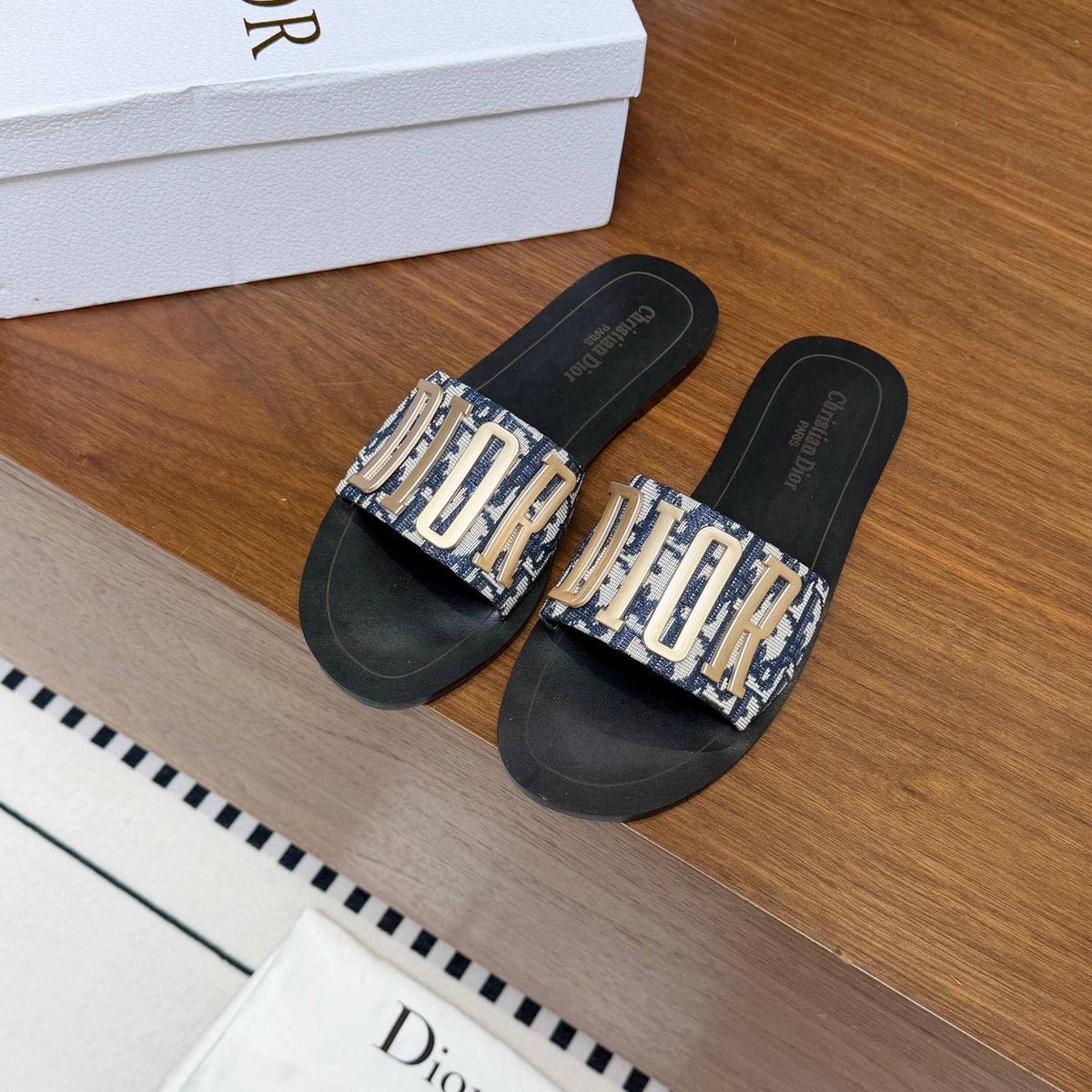 CD 26s D Way Slide Blue Dior Oblique Embroidered Cotton With Gold Hardware 719284