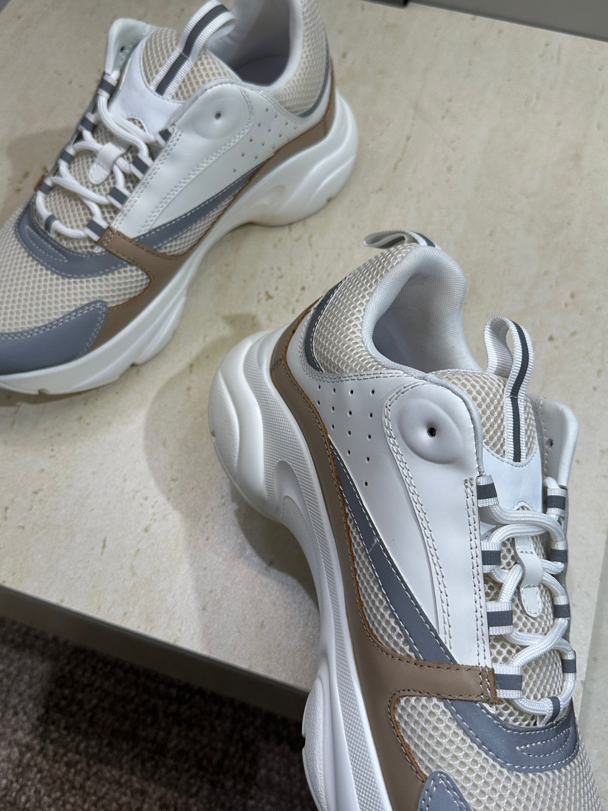 CD 26s Men B22 Sneakers White Grey Khaki Mesh 391485