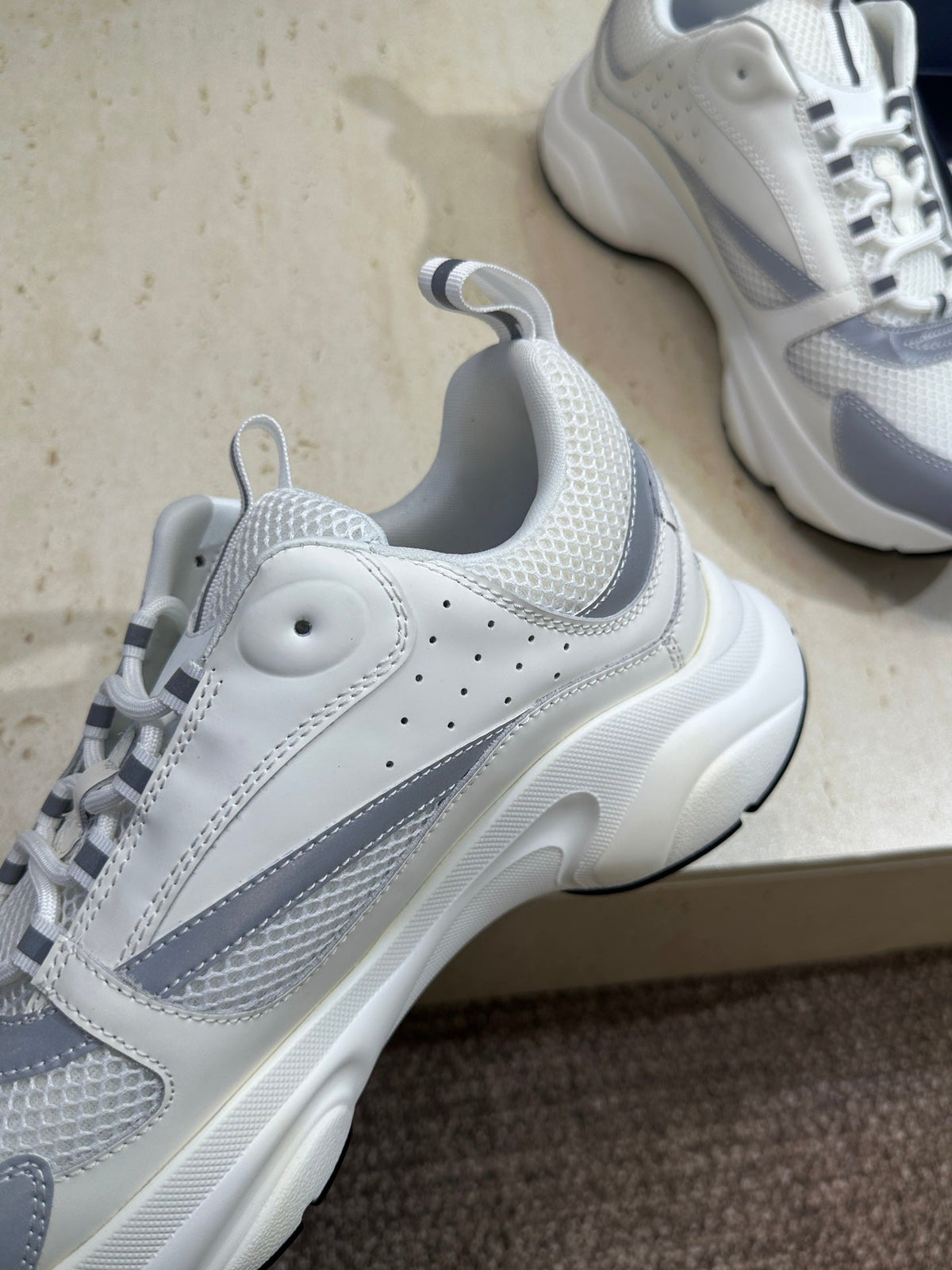 CD 26s Men B22 Sneakers White Grey Mesh 719284