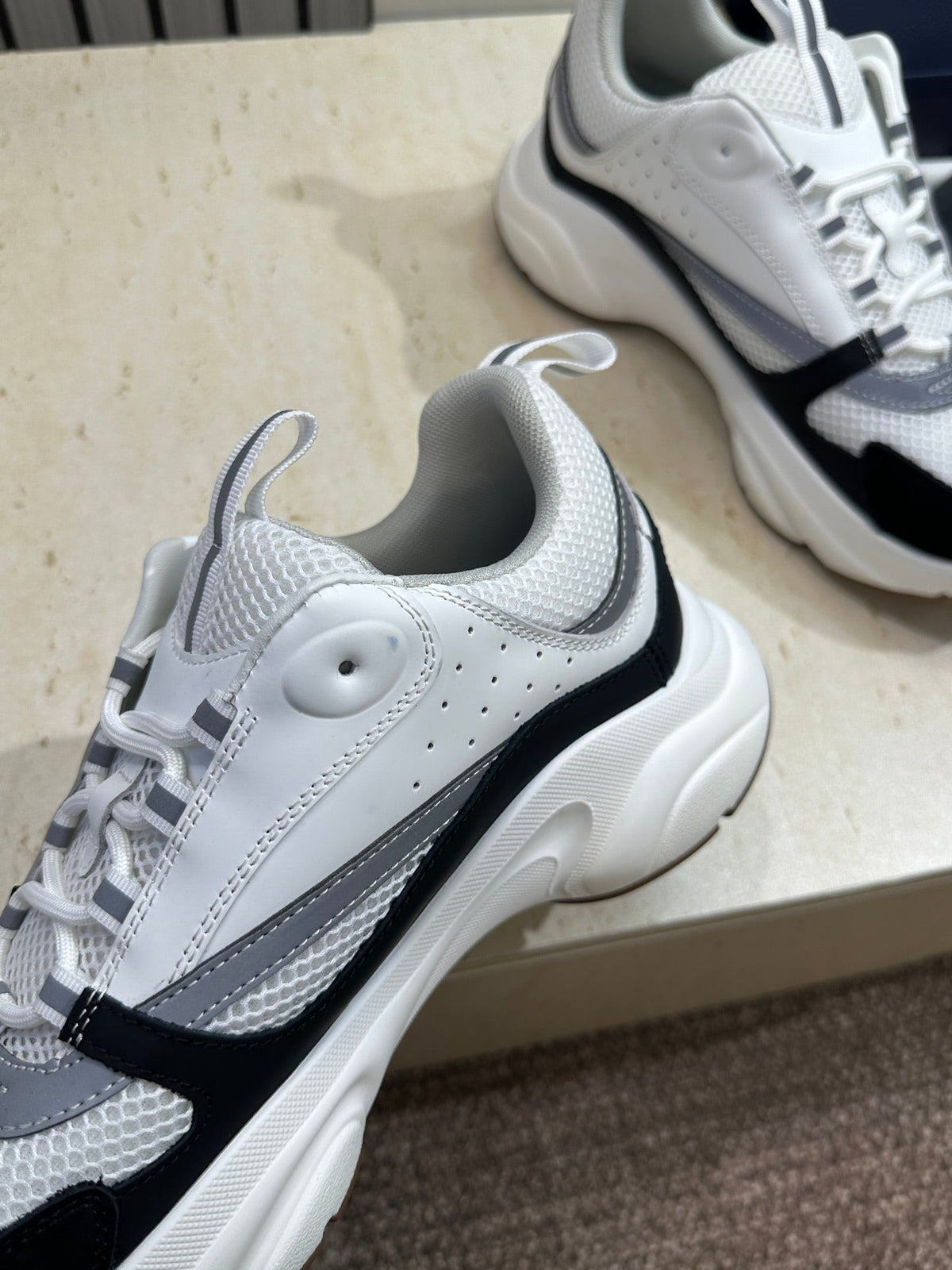 CD 26s Men B22 Sneakers White Black Grey Mesh 683142