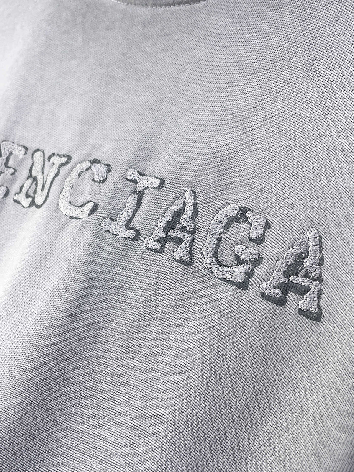 Balenciaga 26s Men Crewneck Sweatshirt Distressed Crystal Logo 749215
