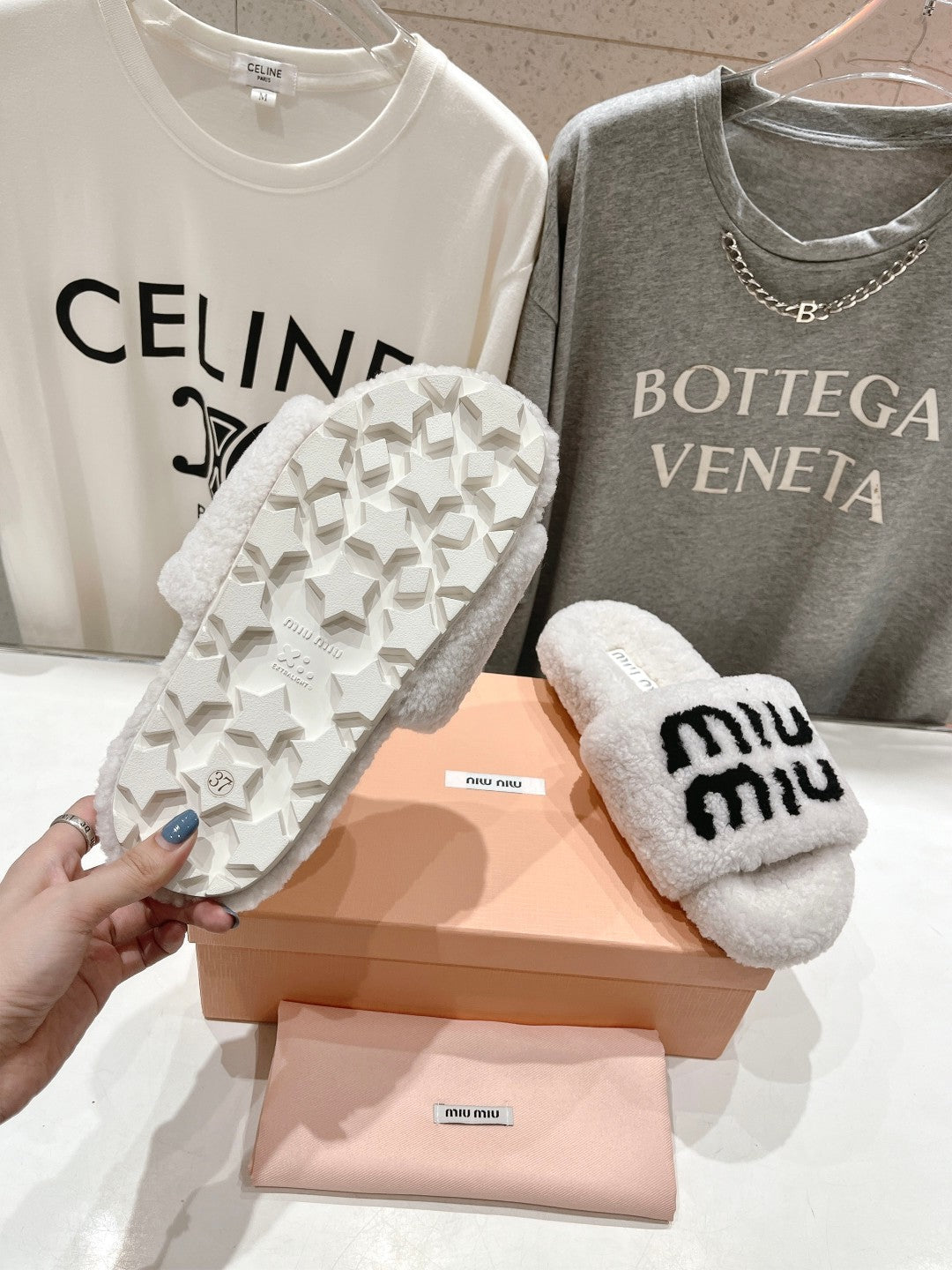 Miumiu 26s Sandals Cream White Shearling With Logo Lettering