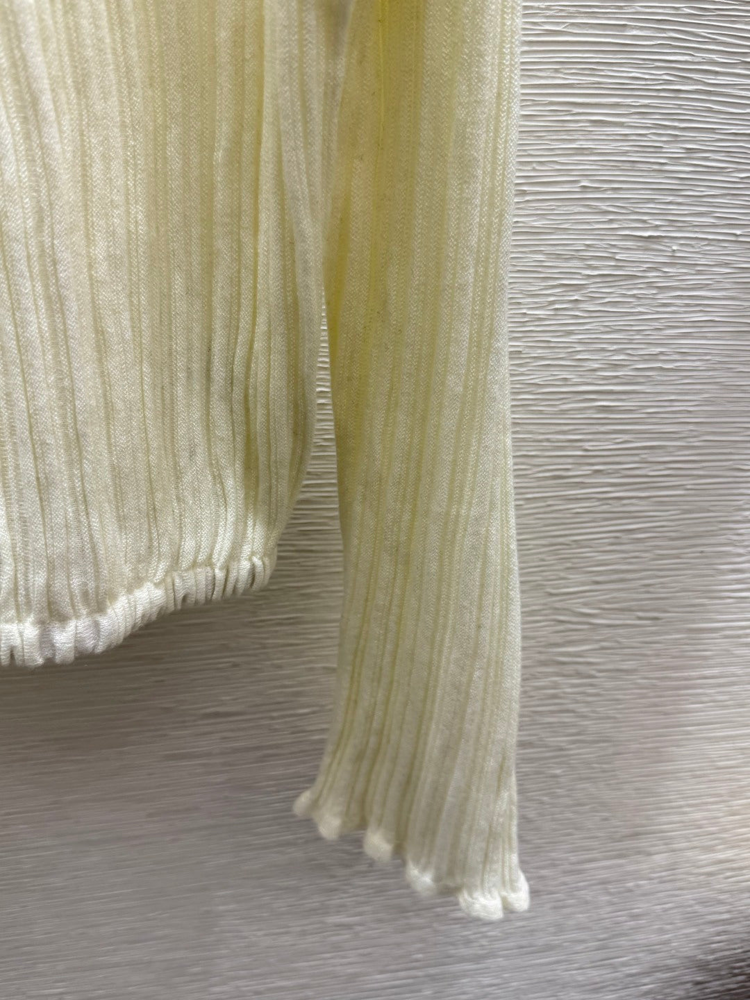 CC 26FW CC Logo Ribbed Knit Mock-Neck Sweater Fluted Sleeves Viscose 313535