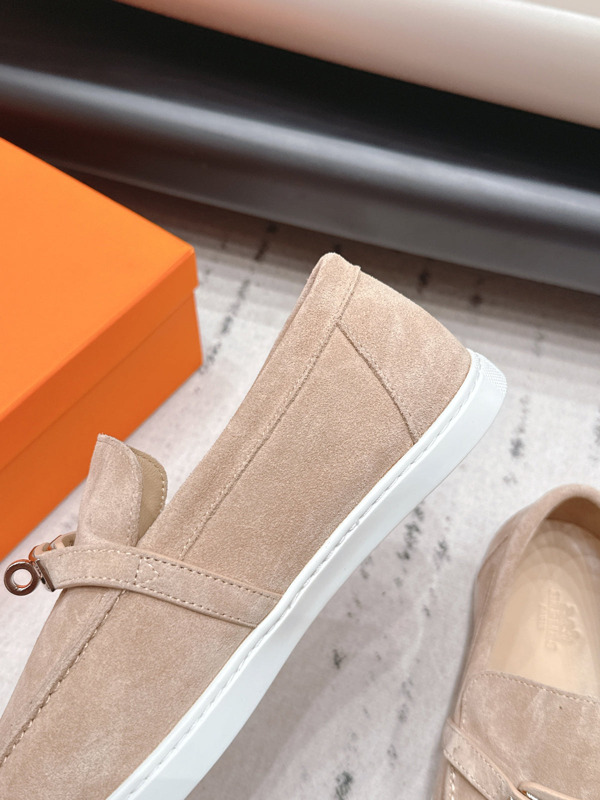 HM 26S Kelly Paris Loafers Sand Brown Suede Silver Hardware