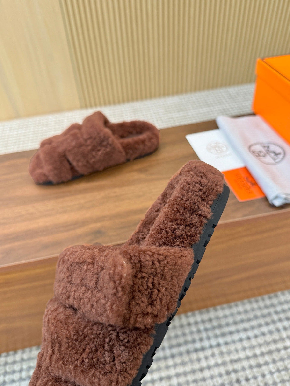 HM 26s Chypre Sandals Moka Shearling 175169