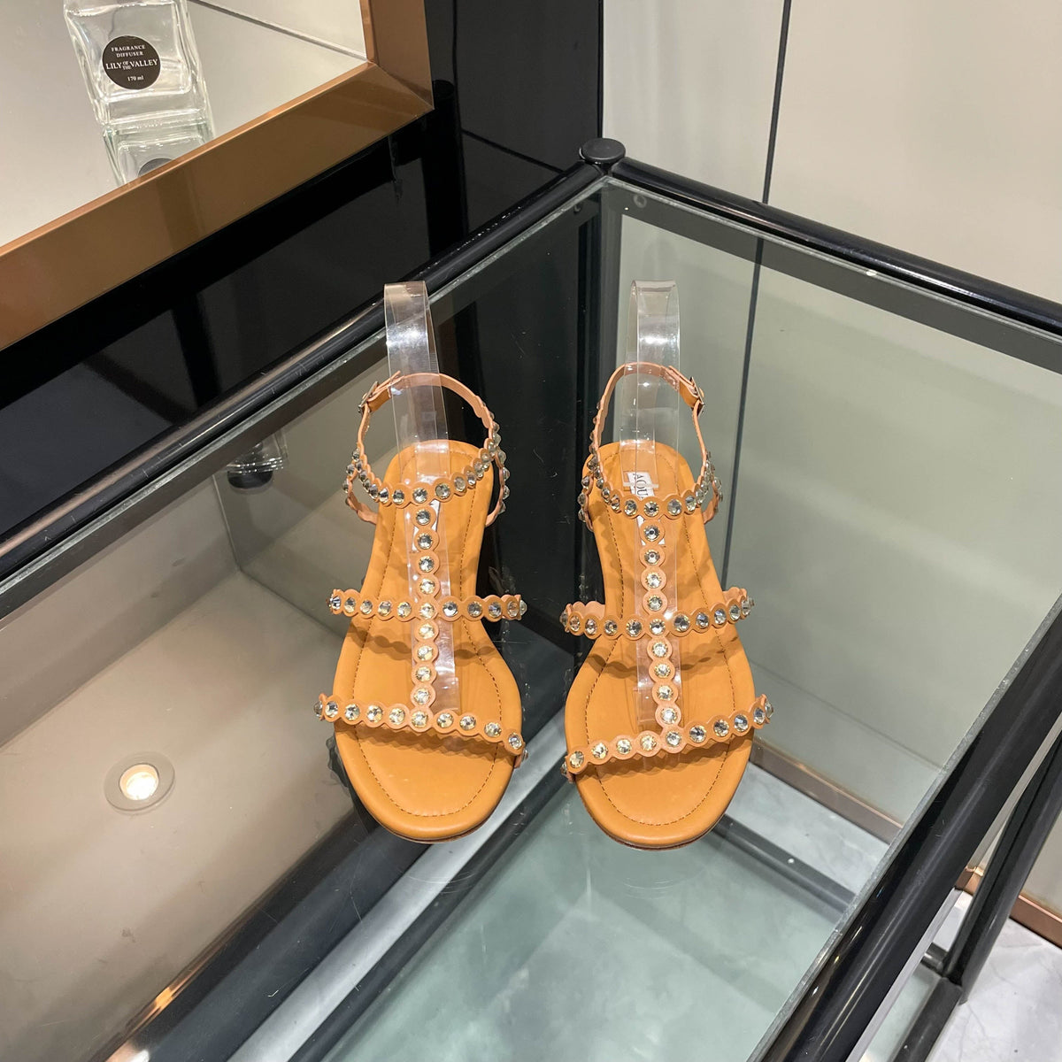 Aquazzura 26s Flat Sandals Camel Calfskin Crystal Embellished 492715