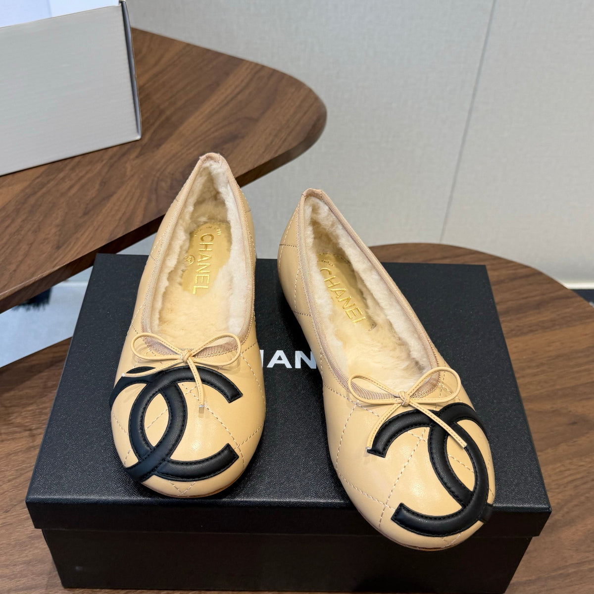 CC 26S Coco Beach Ballet Flats Bow Shearling Lining Lambskin 158502