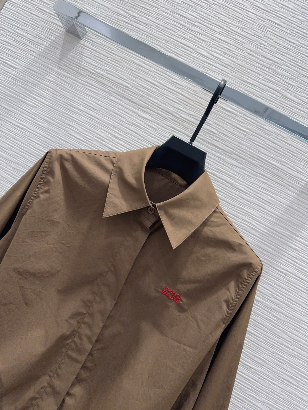 LW 26S Double L Shirt Pointed Collar Drawstring Hem Logo Cotton 436485