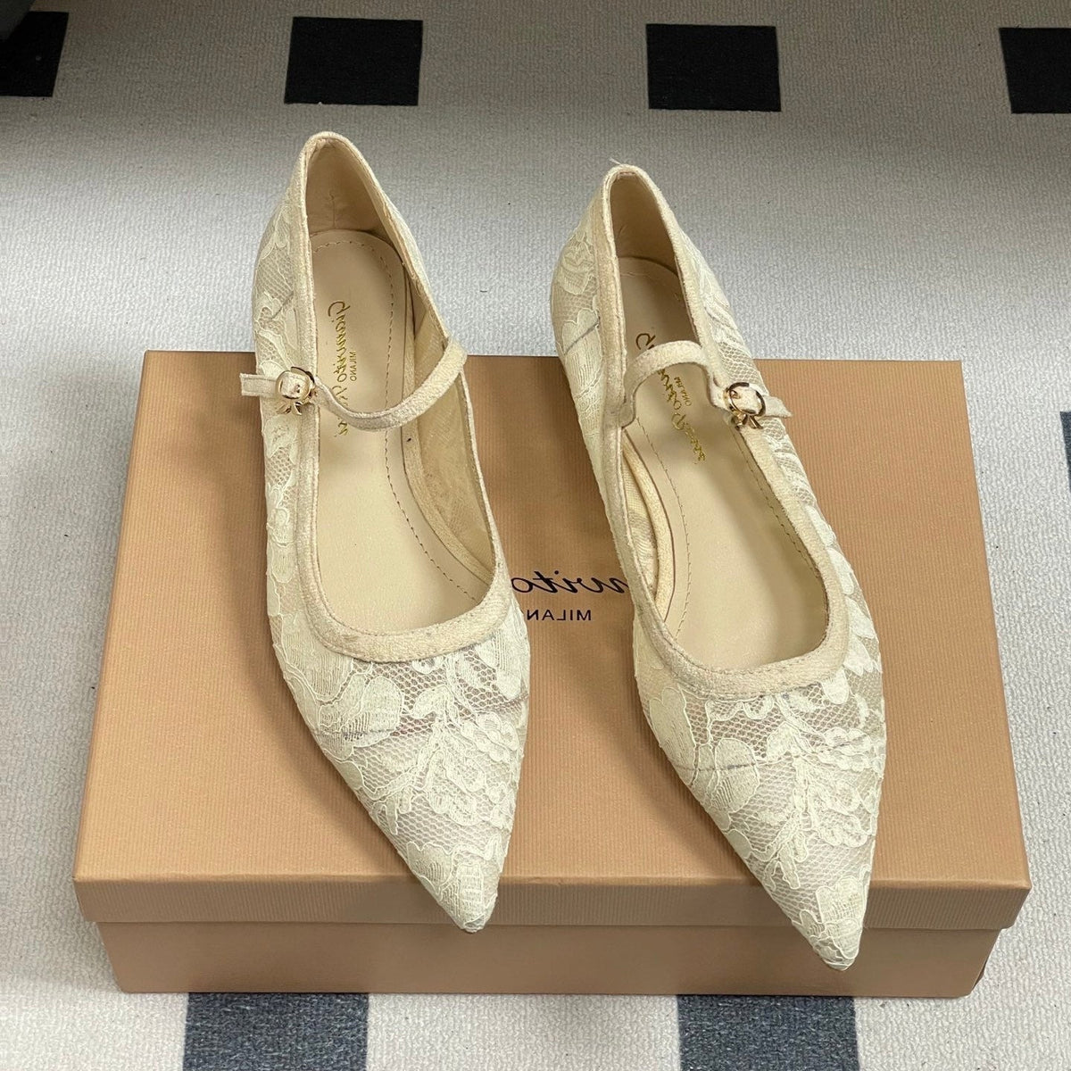 GR 26s Mary Jane Cream White Lace 164798