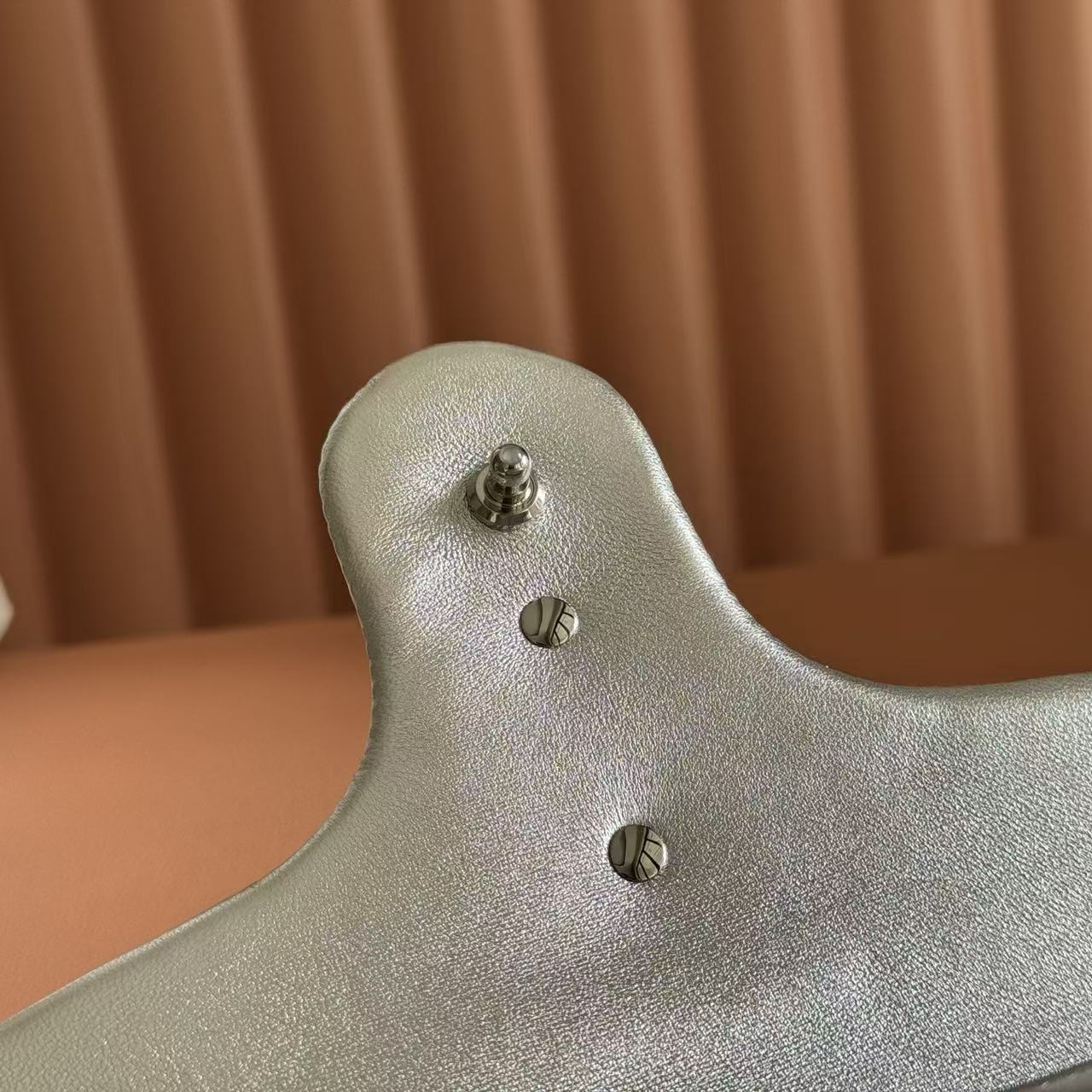 GG Marmont Small Shoulder Bag Metallic Silver Leather