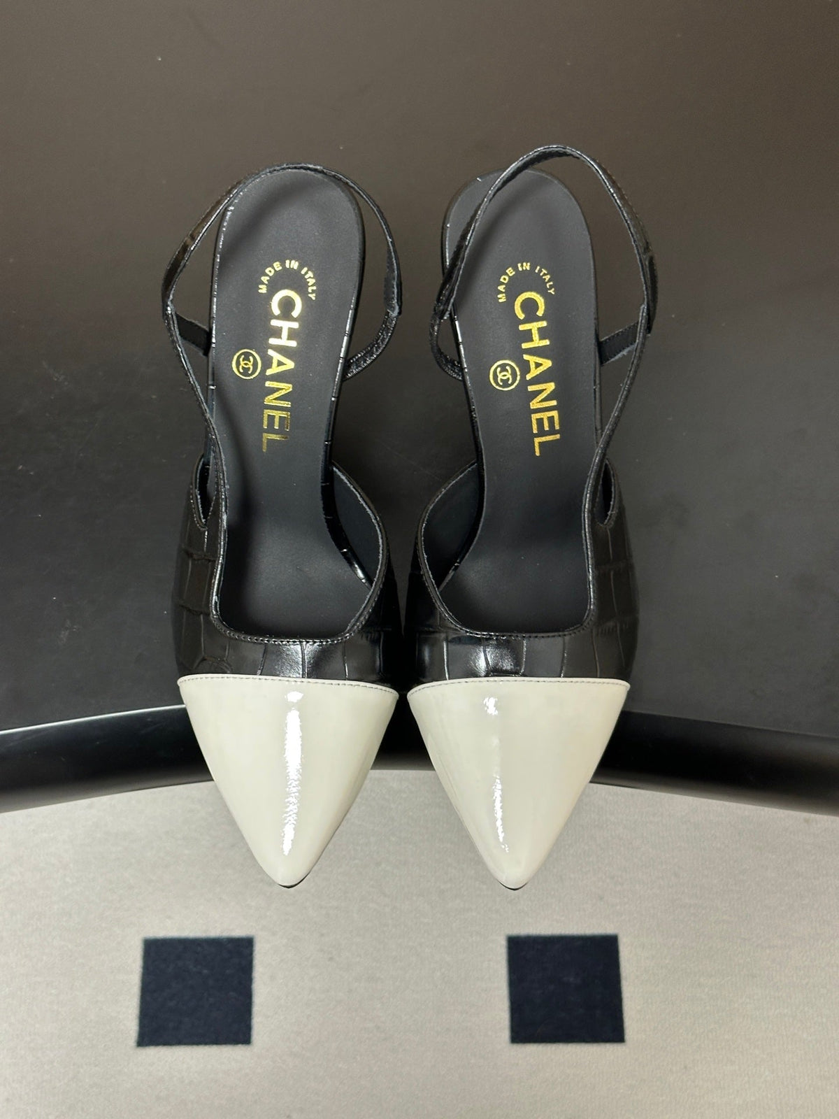 Chanel 26s Pointed Toe High Heel Slingbacks 8.5 Cm White Lambskin Black Fabric