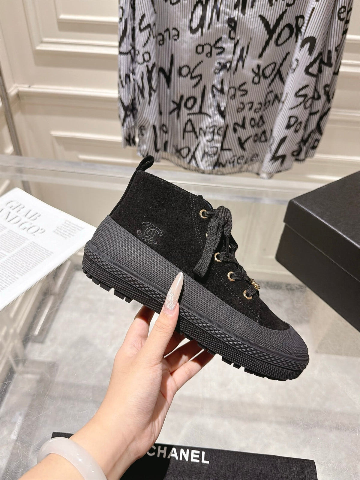 CC 26s Lace-Up High-Top Sneakers Black Suede 164804