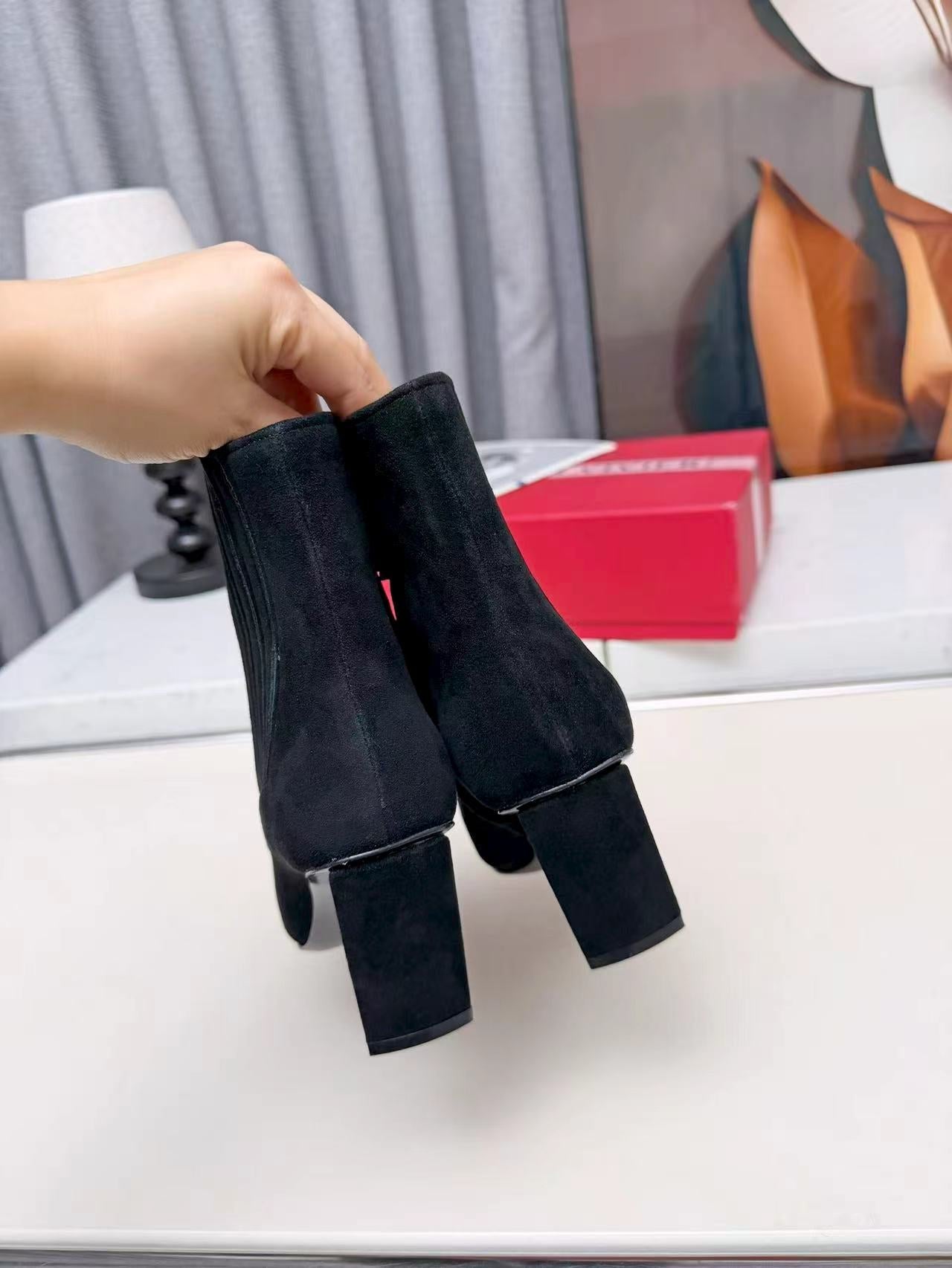 Belle Vivier Chelsea Booties 7.5cm Black Suede