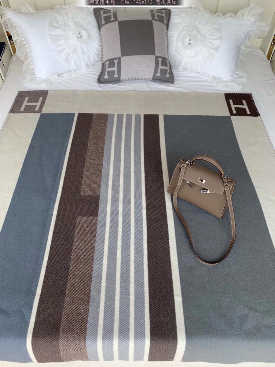 HM Avalon Throw Blanket Ecru Gris Wool Cashmere