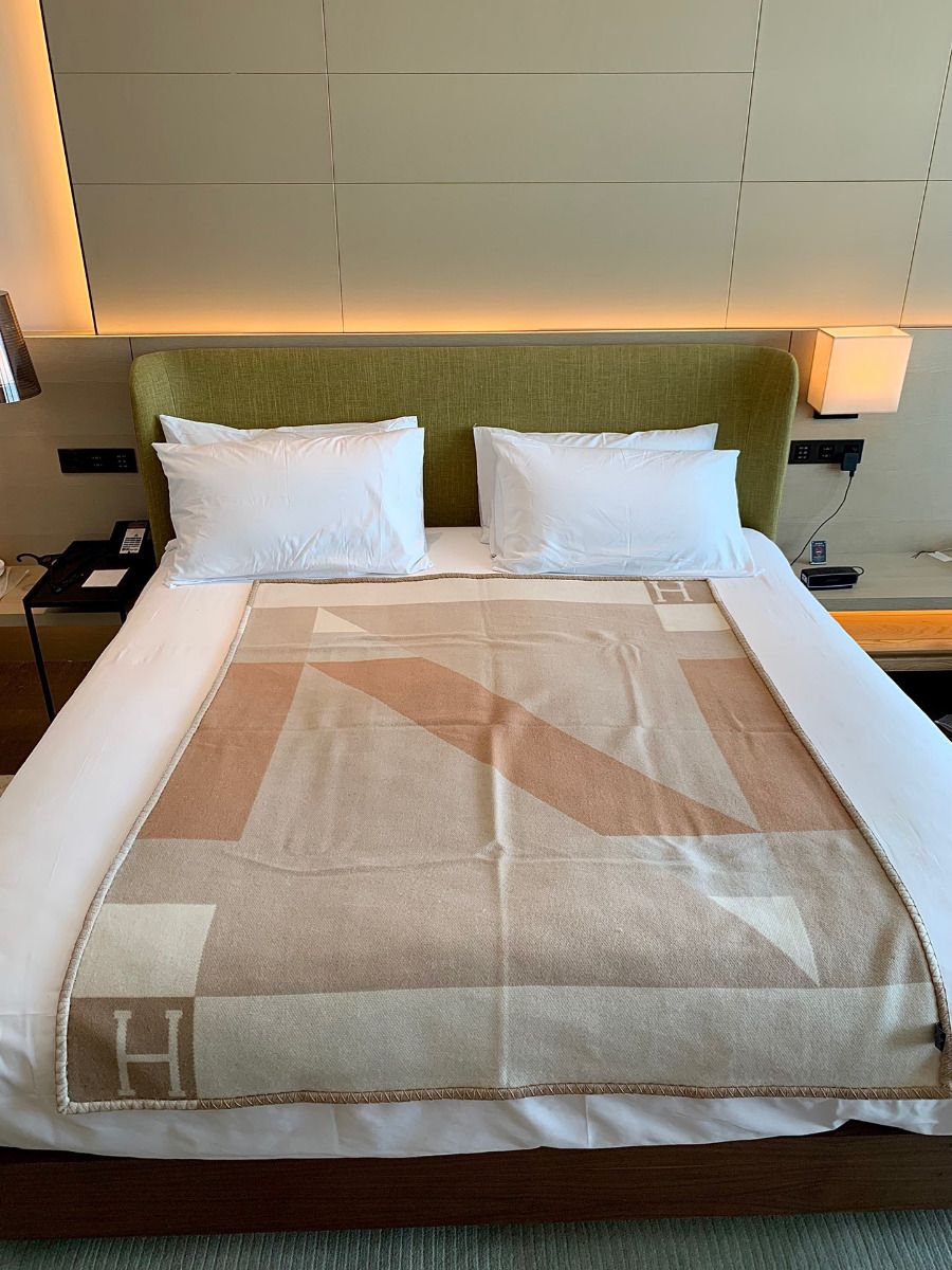 HM Drapeau Blanket Naturel and Grege Wool Cashmere