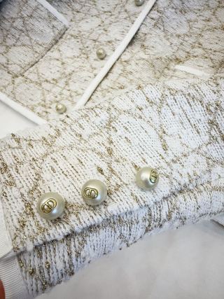 CD 25 Diamond Suit Beige White Cotton Polyester