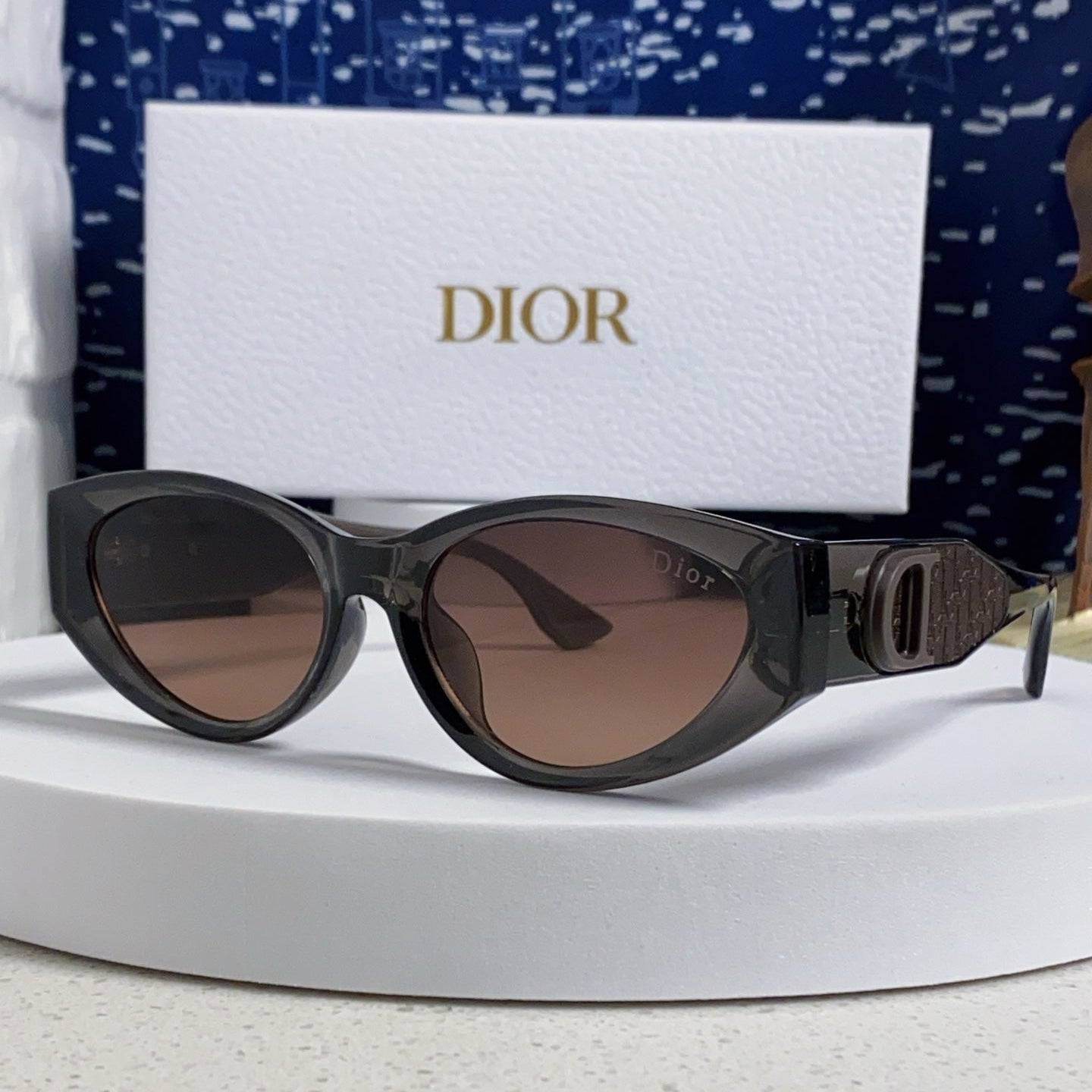 CD Sunglasses 429538