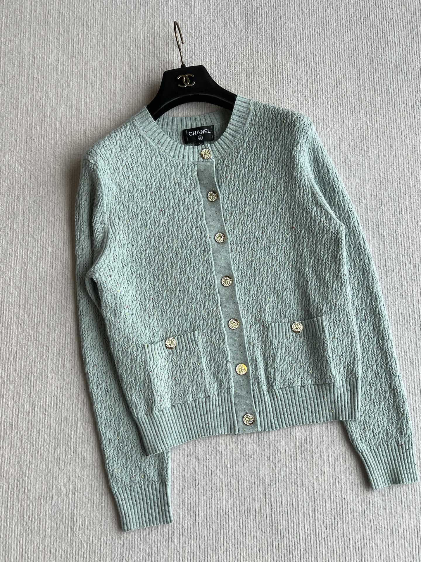 CC 25A Classic Round Neck Floral Wool Cardigan In Turquoise 275514