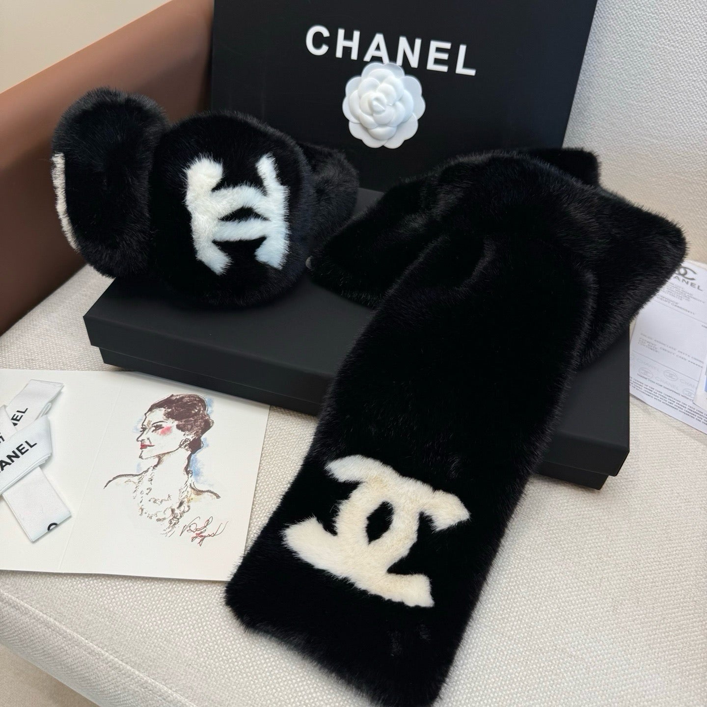 CC 26s Set Scarf & Earmuffs 382154