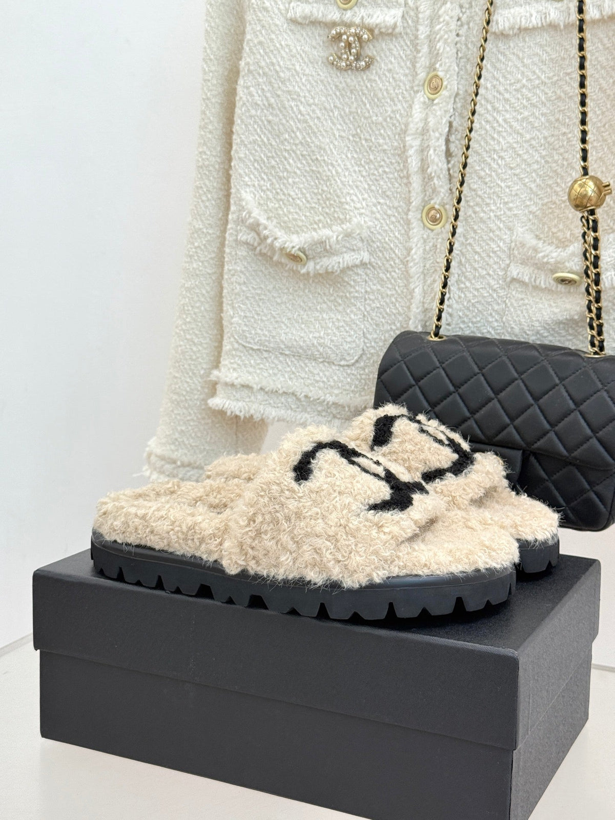 Chanel FW26 Double C Fur Slides Burgundy Fur 188164