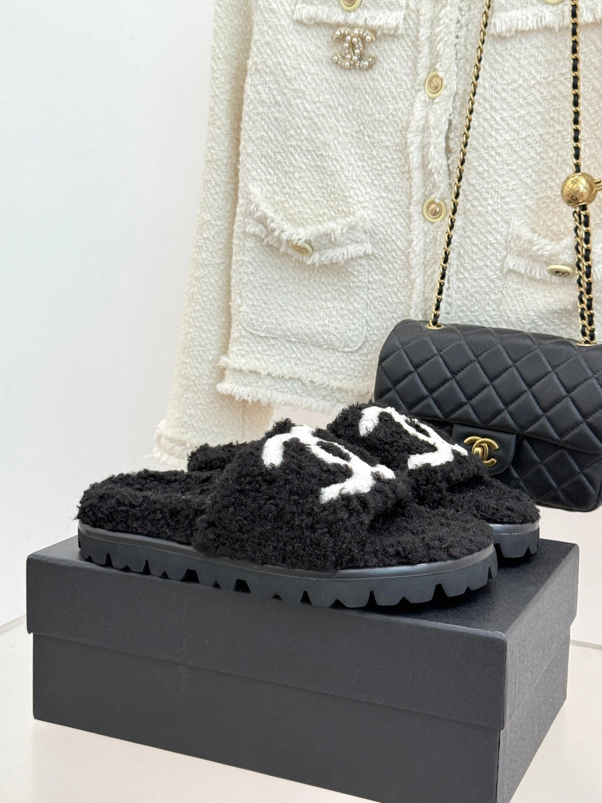 Chanel FW26 Double C Fur Slides Burgundy Fur 188164