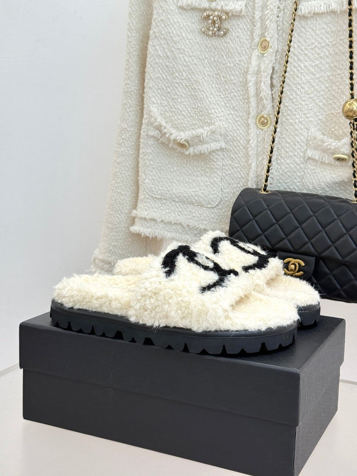 Chanel FW26 Double C Fur Slides Burgundy Fur 188164