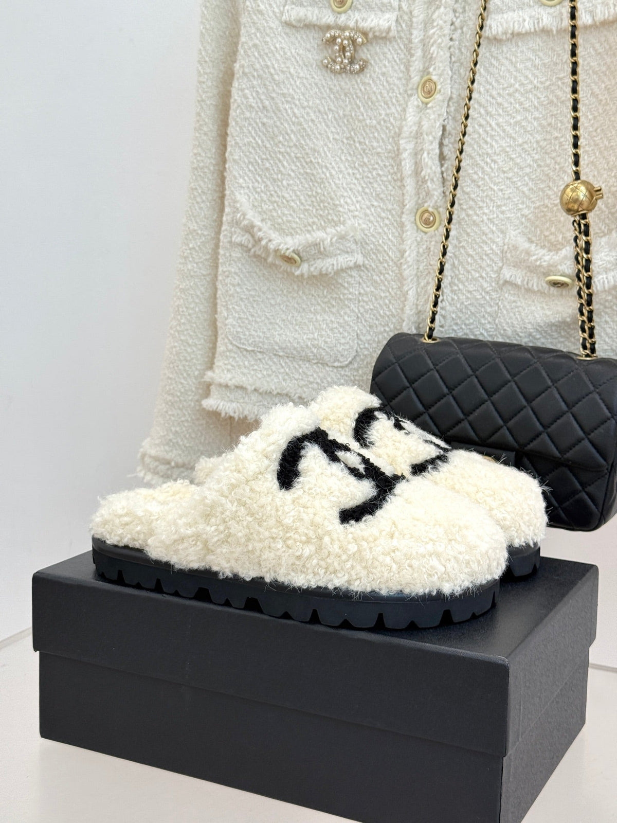 Chanel FW26 Double C Fur Slippers Fur 188180