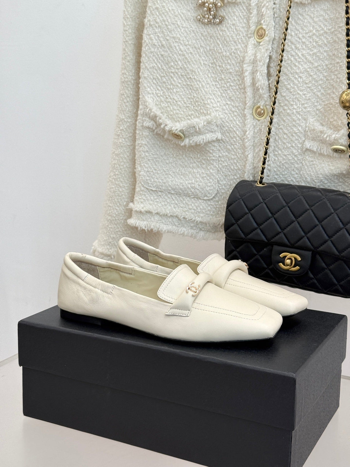 Chanel FW26 Loafers Flat Leather 188223