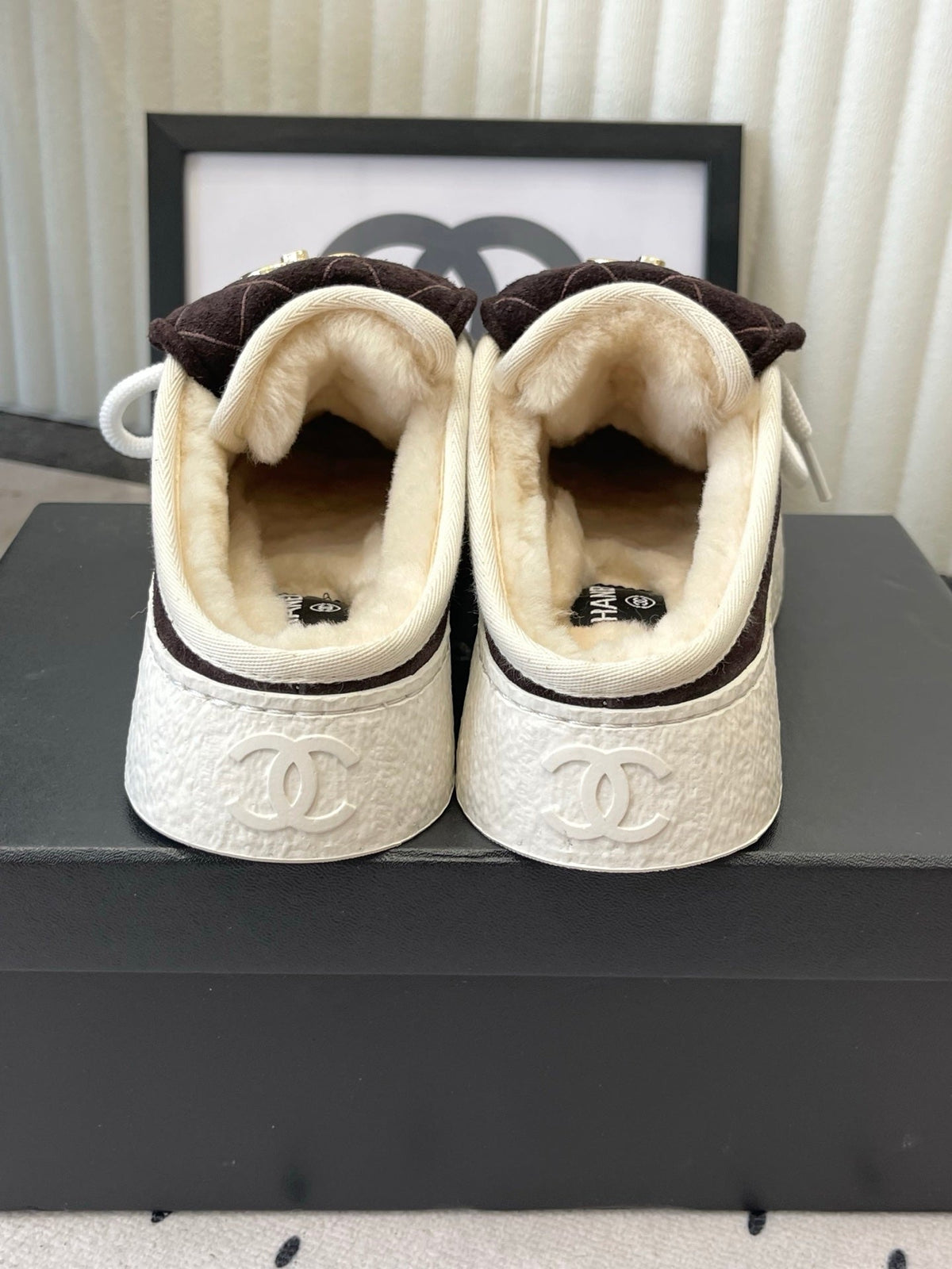 Chanel 26s Backpack Buckle Casual Canvas Shoes Slippers 190038