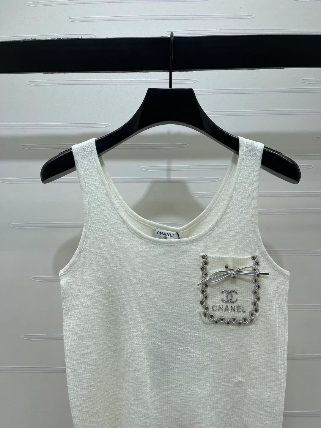 Chanel 2026 Rhinestone Pocket Vest White Tencel Wool 257259