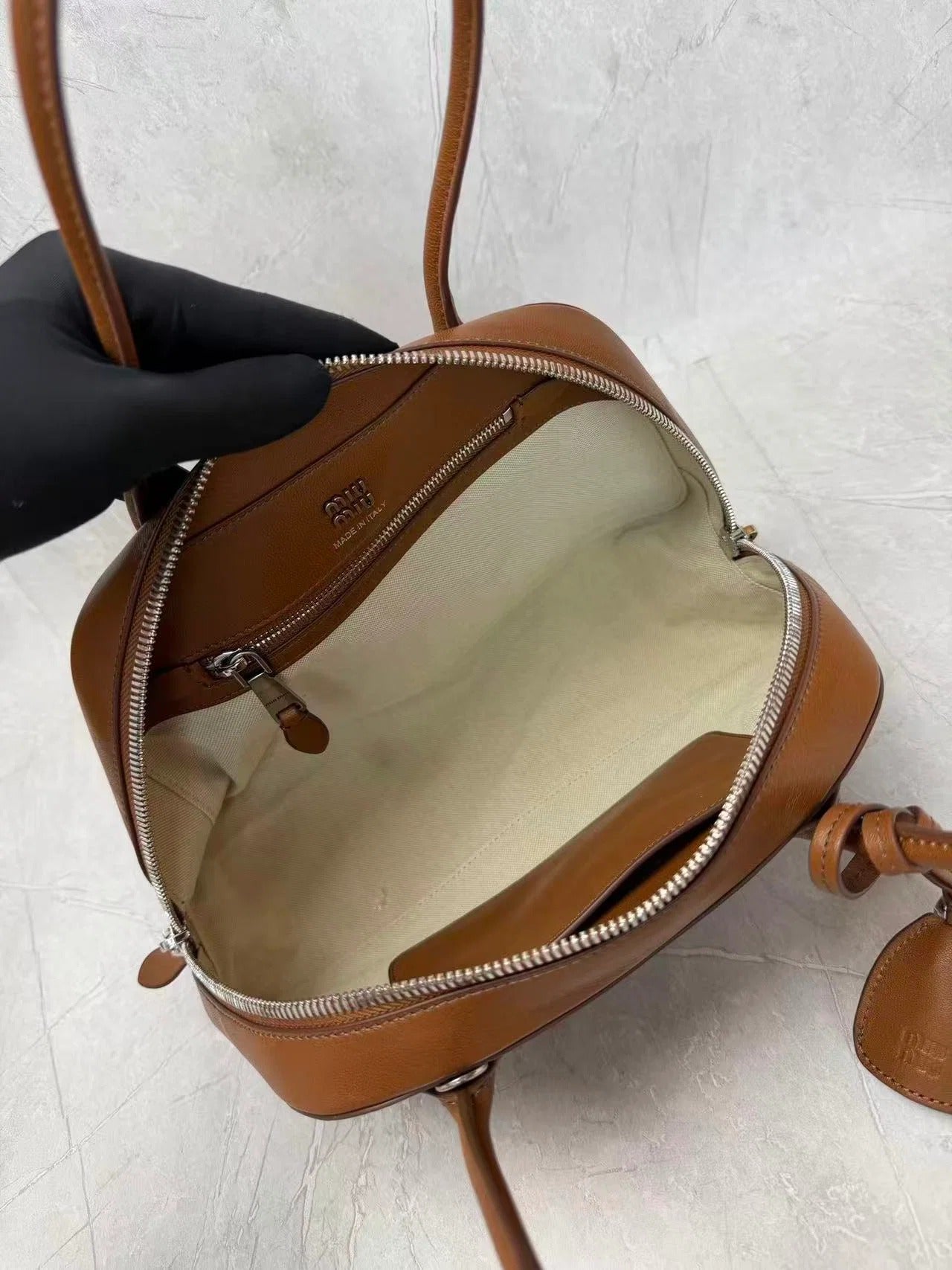 Miu Vivant 32cm Bag in Caramel Nappa Leather