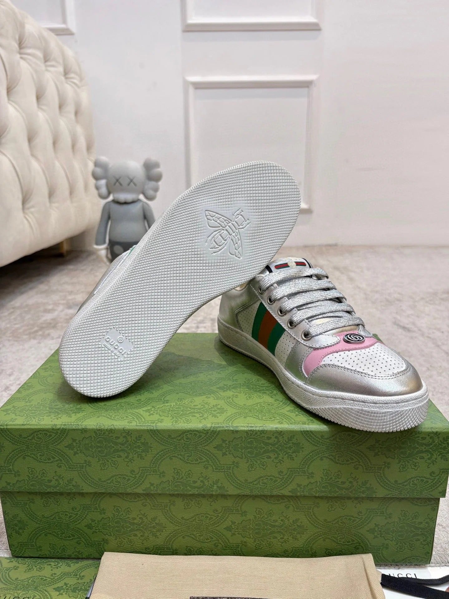 GG 26ss Screener Sneaker Sliver Metallic Cowhide 697185