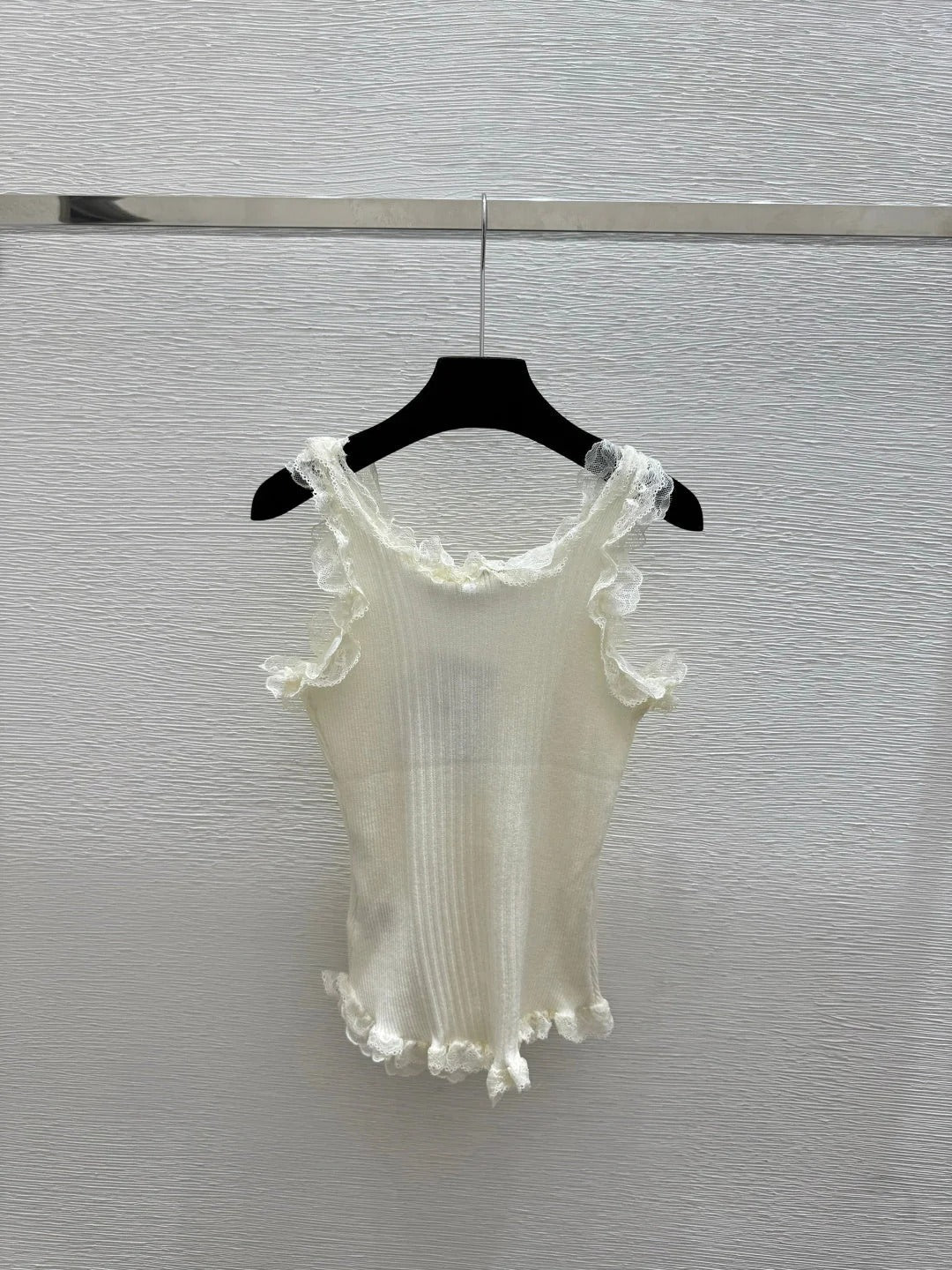 Dior 2026 Ruffled Lace Knitted Vest Cotton Wool 377974