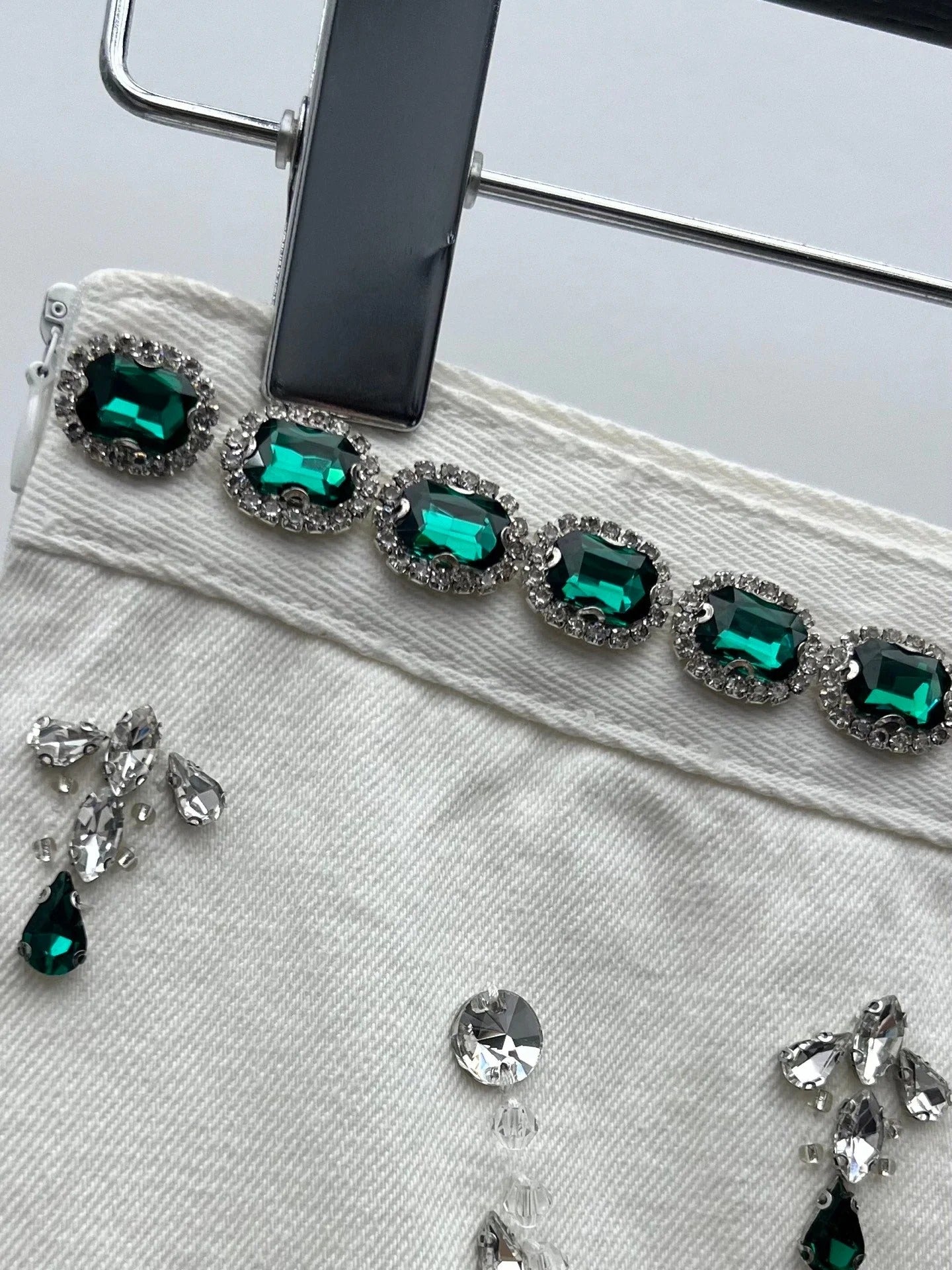 Miumiu 2026 Emerald-studded Midi Skirt White Green Cotton
