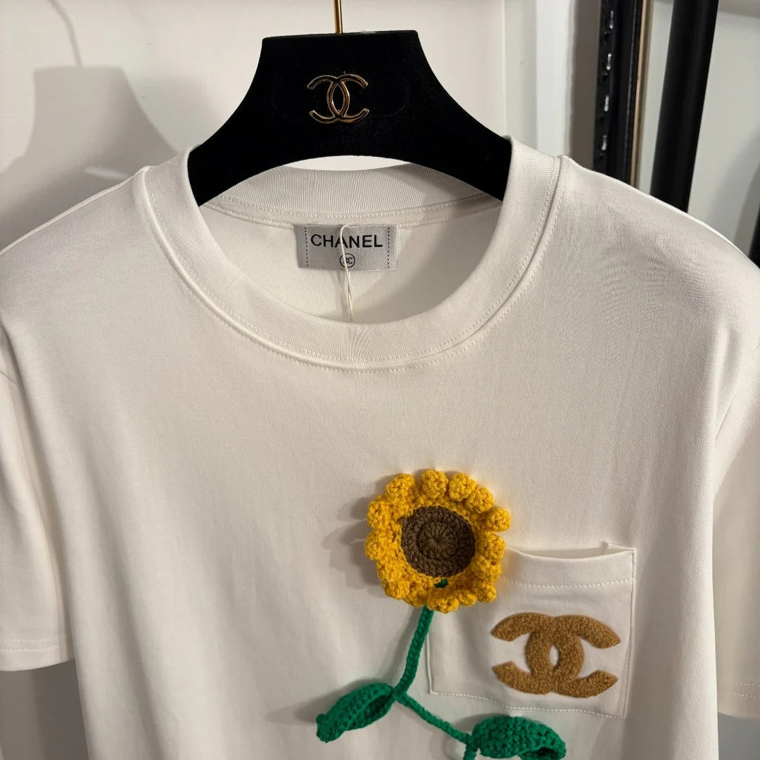 Chanel 2026 Hand-Crochet Chrysanthemum T-shirt White Cotton 150106