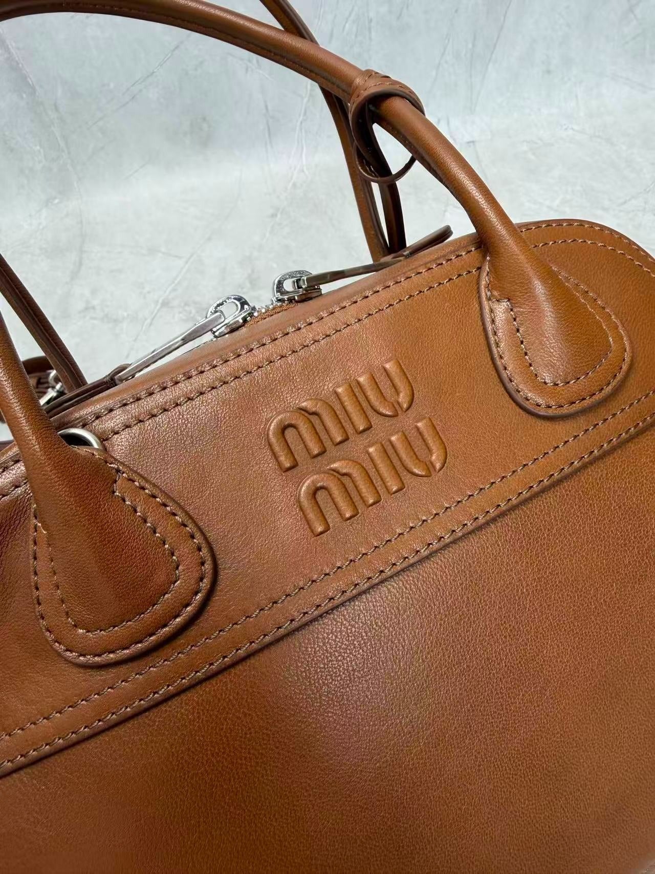 Miu Vivant 32cm Bag in Caramel Nappa Leather